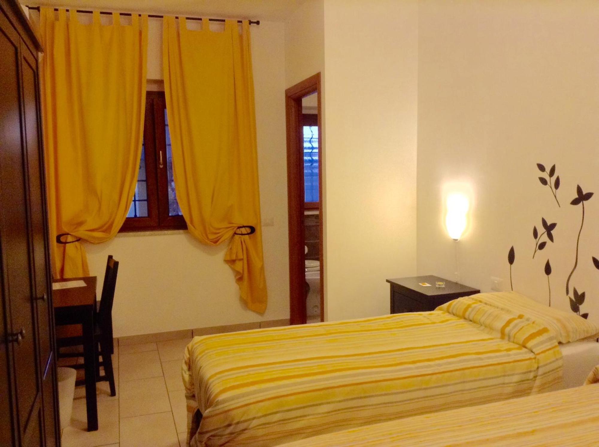 Bed & Breakfast The Yellow House Fiumicino